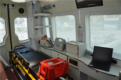 云龙县救护车内部